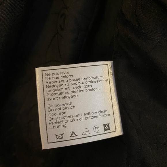 AUTHENTIC Chanel black jacket top coat - Picture 8 of 9